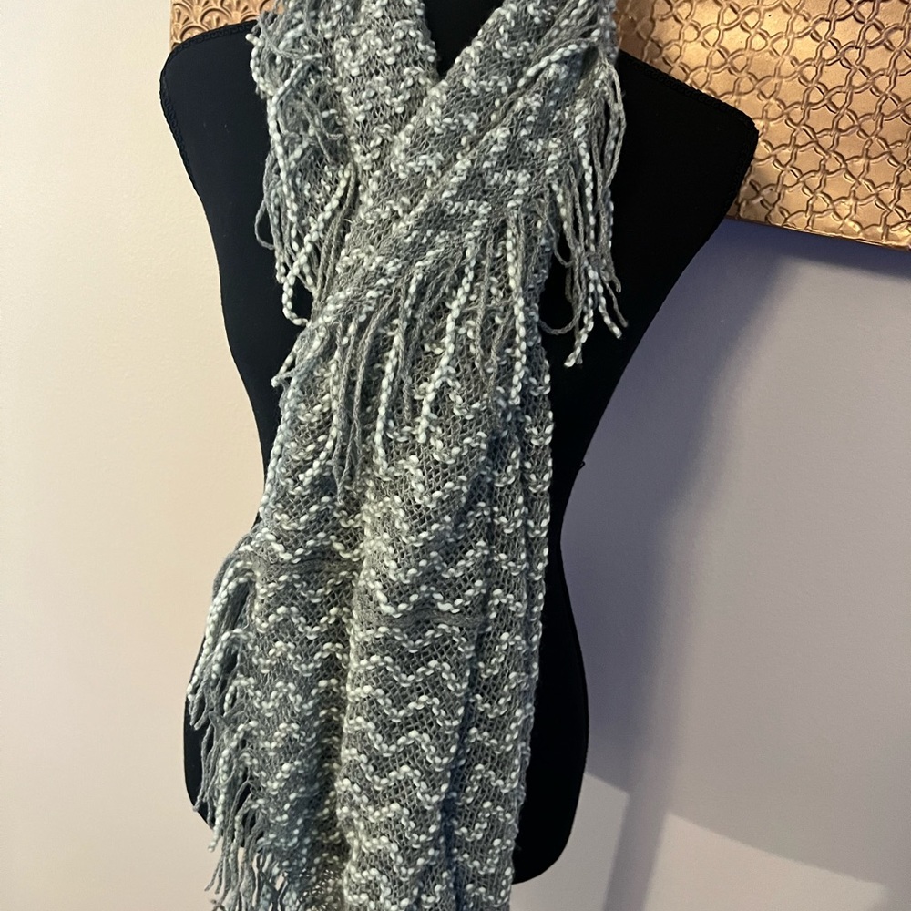 Knitted infinity scerf
